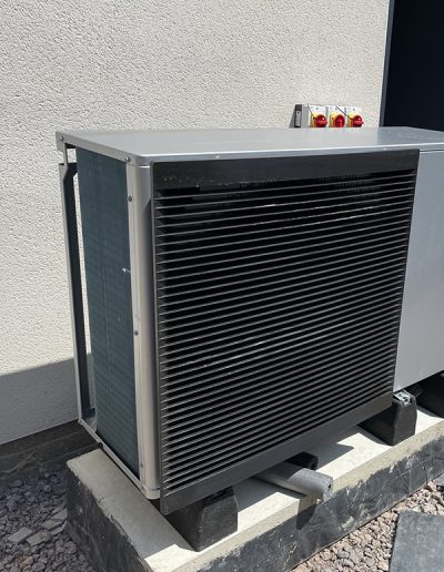 SPC Heat Cloud installed in Berkshire House - Air source heat pump