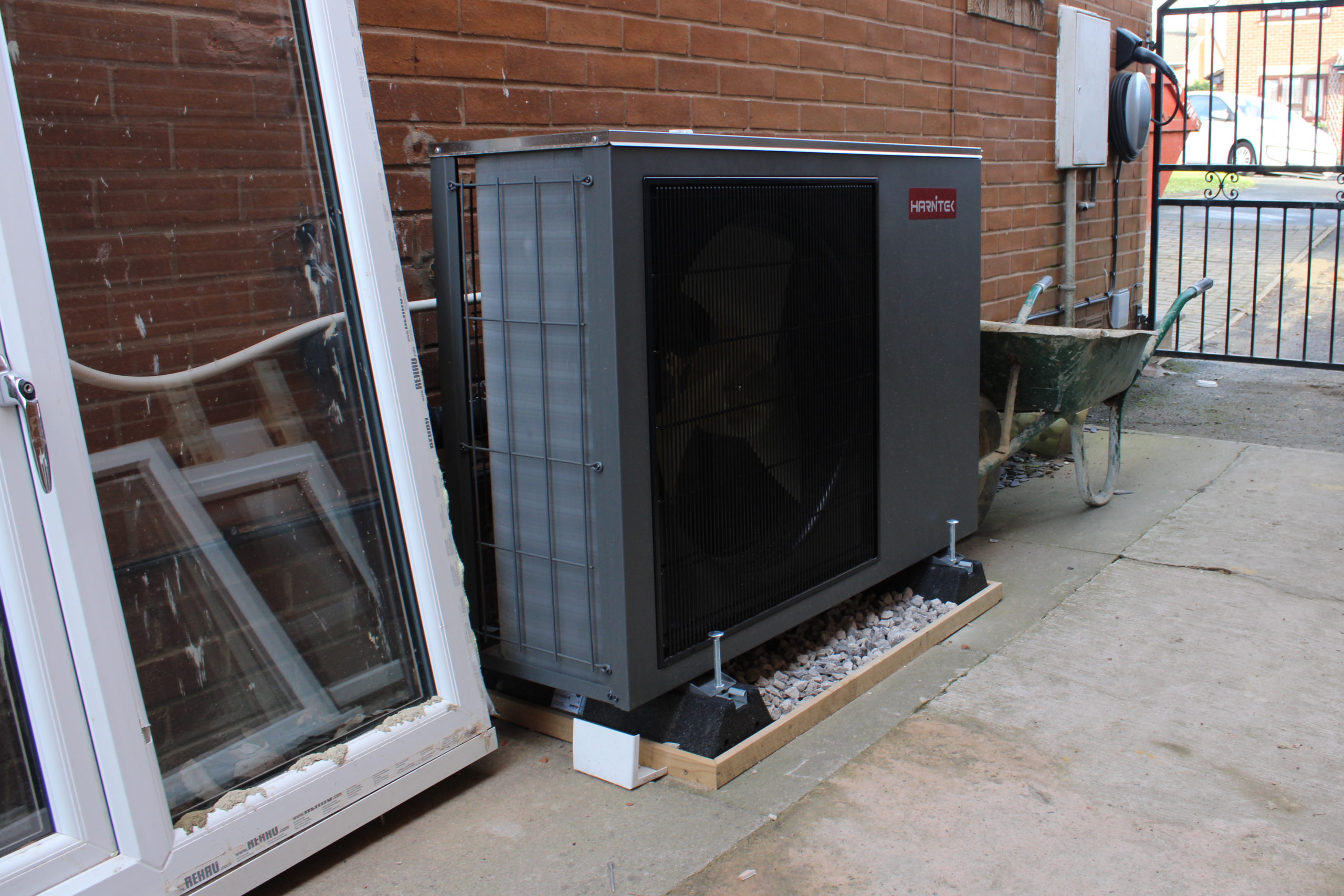 SPC Heat Cloud - Wakefield House Renovation Project 2022 (Harnitek Air Source Heat Pump)