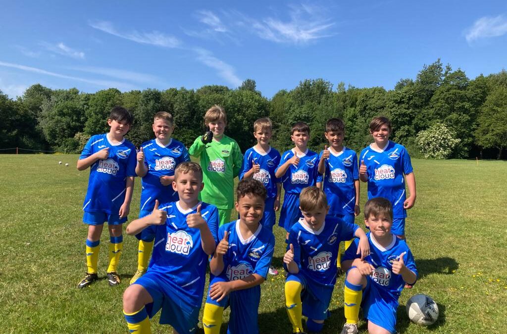 Heat Cloud Sponsors Woolston Junior Football Club U11 Blades!
